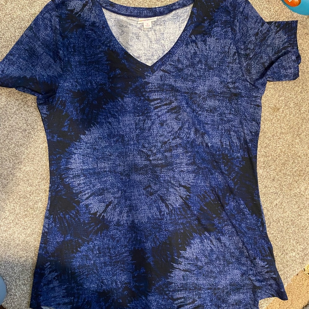 NWOT lularoe iris top